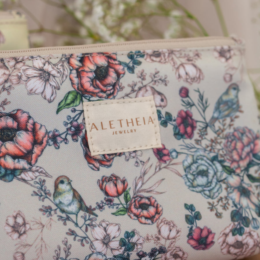 Aletheia Pouch