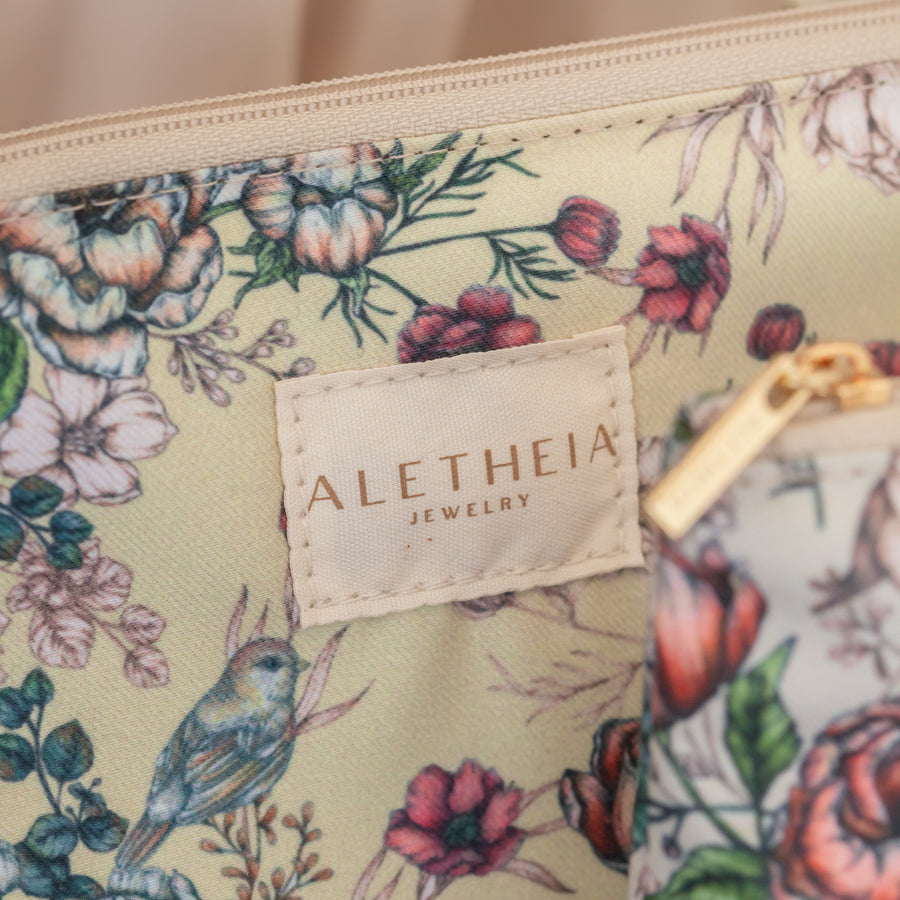 Aletheia Pouch