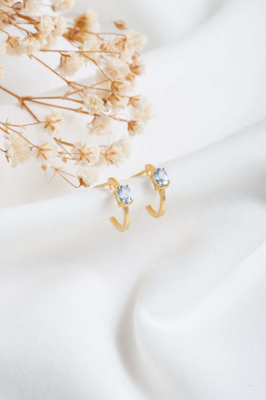 Argollas lisas con Aguamarina