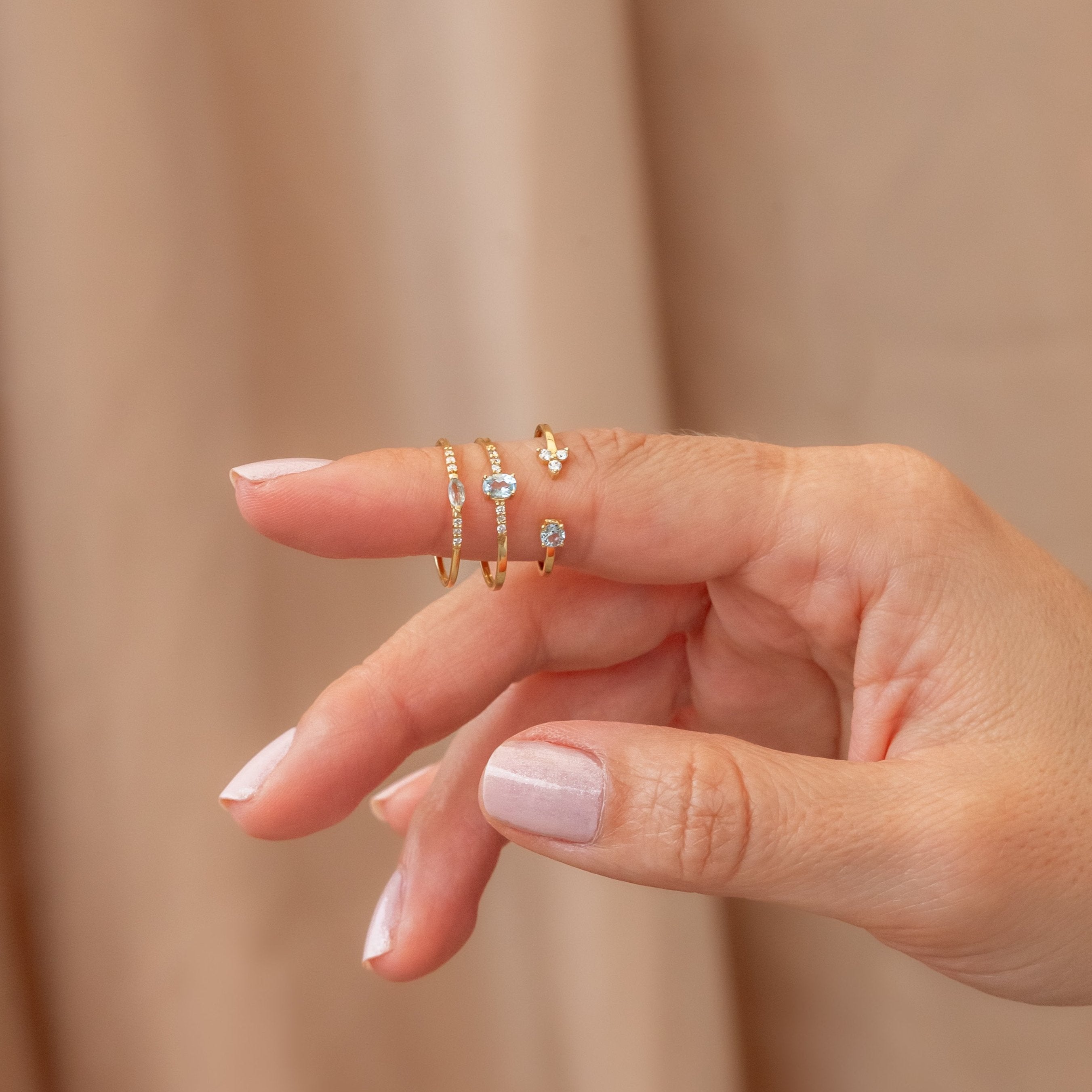 Anillo abierto Aguamarina y Cluster de Diamantes