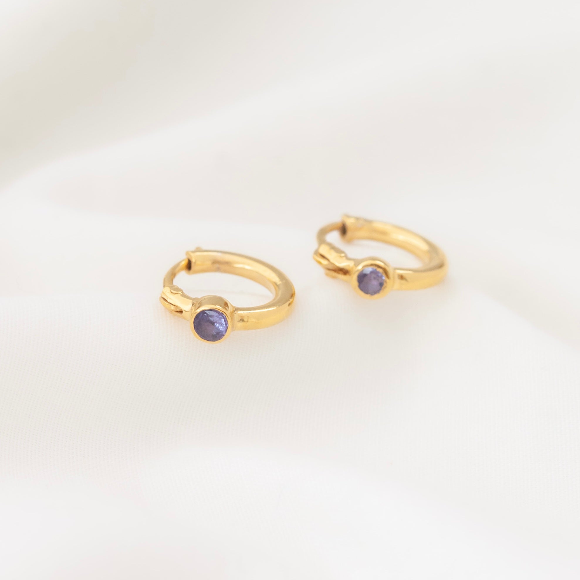 Argollas Mia con Tanzanita gold