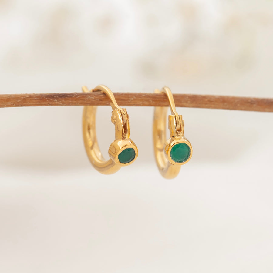 Argollas Mia con Ónix verde gold
