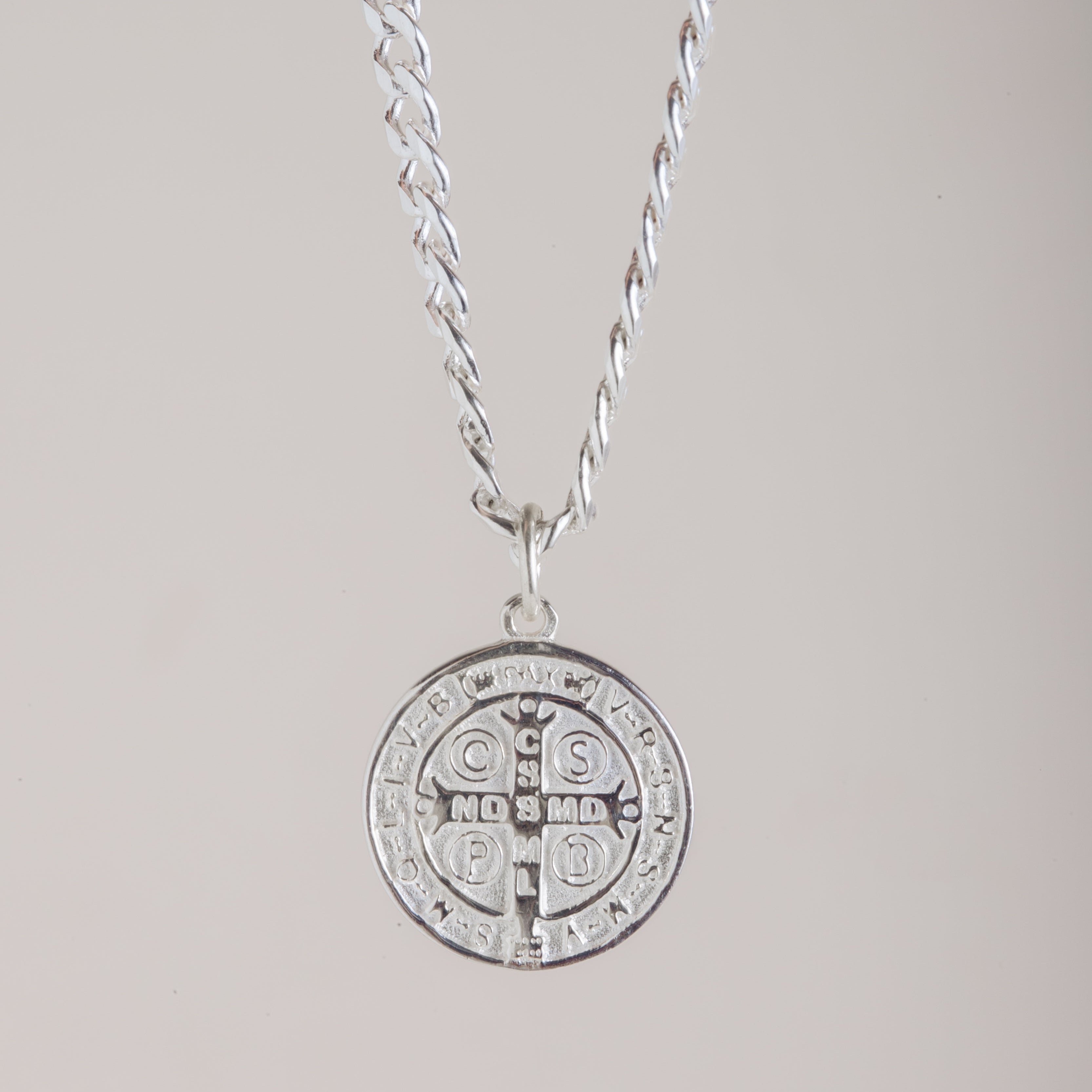 Collar San Benito para hombre
