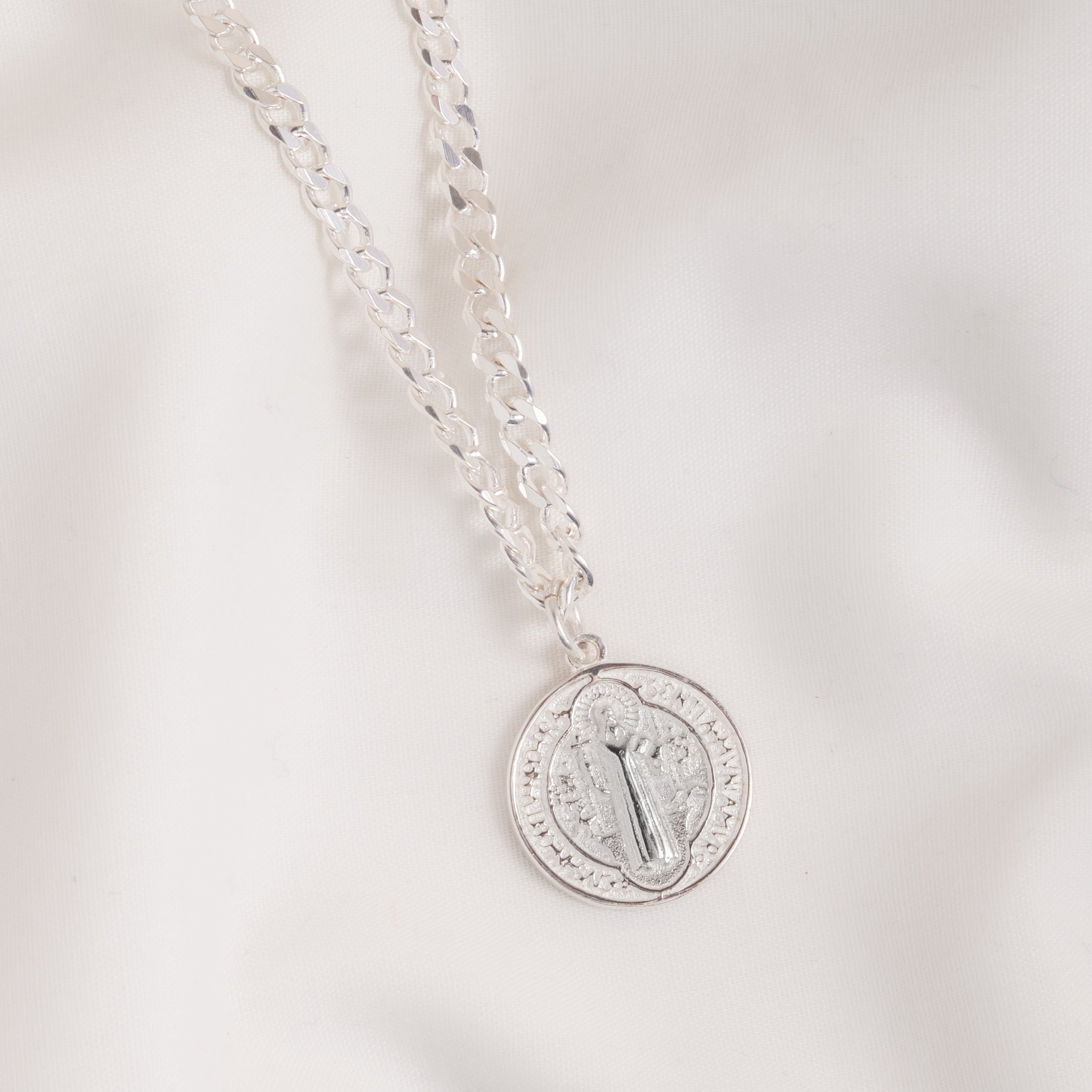 Collar San Benito para hombre