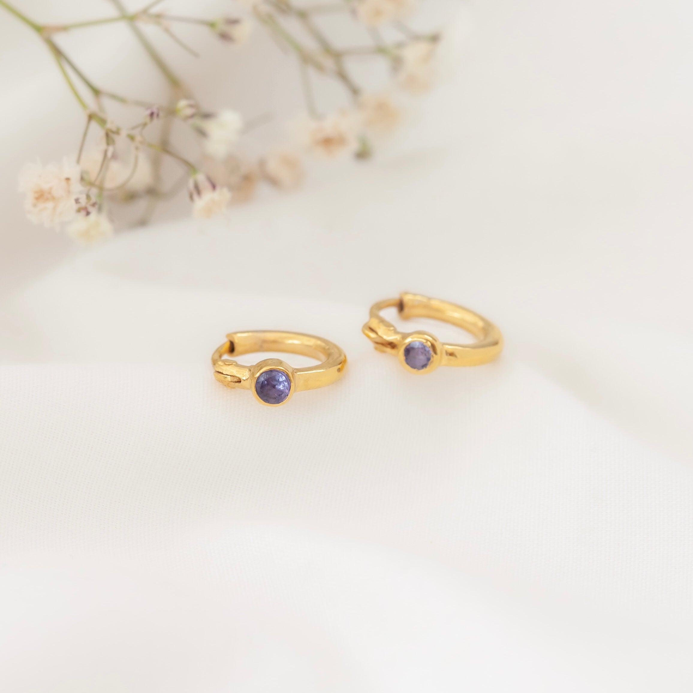 Argollas Mia con Tanzanita gold