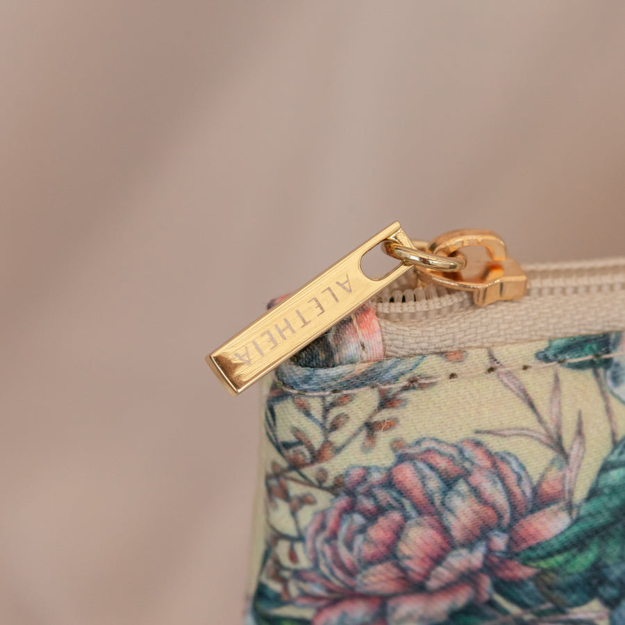 Aletheia Pouch