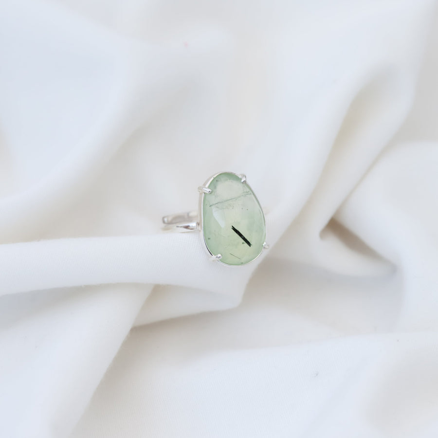 Anillo Artemisa con Prehnita silver