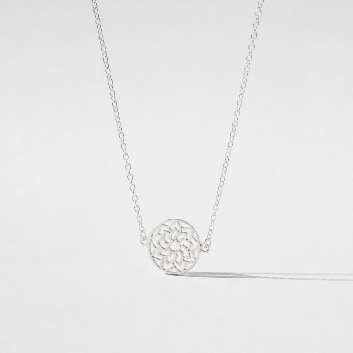 Collar Mandala silver