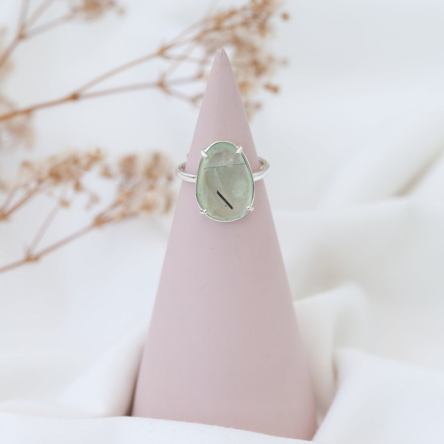 Anillo Artemisa con Prehnita silver