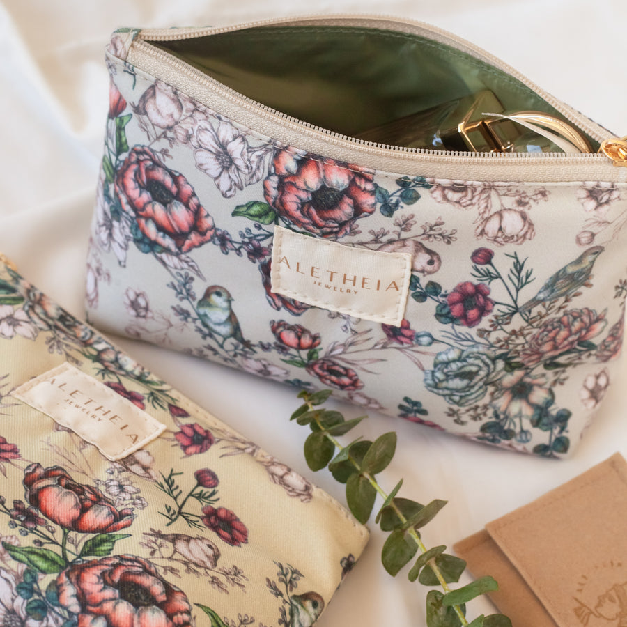 Aletheia Pouch