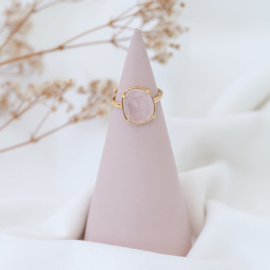 Anillo Artemisa con Cuarzo rosa gold