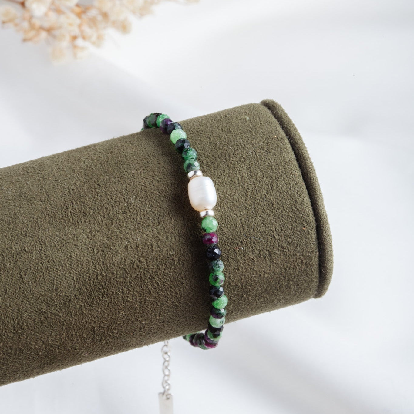 Pulsera Alessia con Zoizita y Rubi
