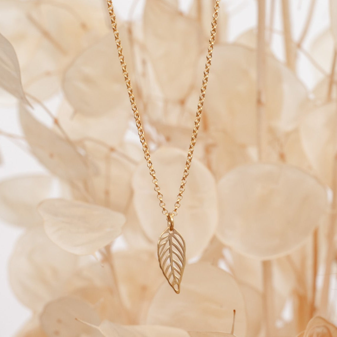 Collar Hoja gold