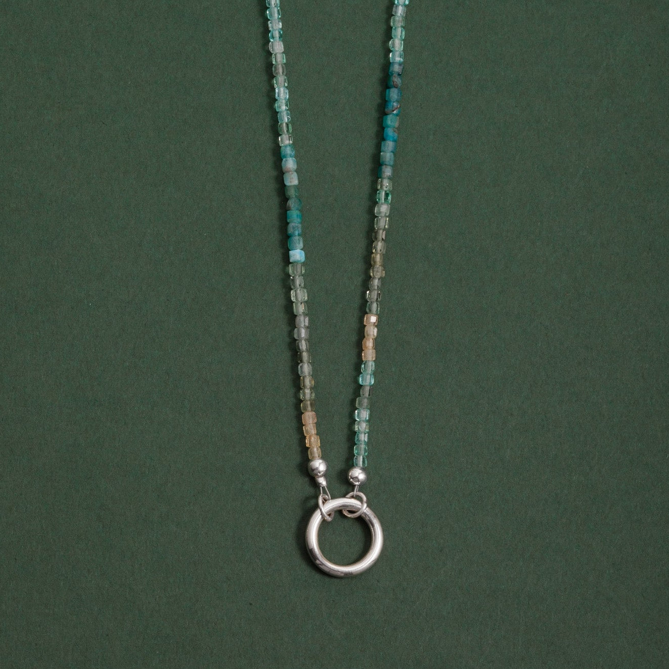 Collar Bahar con Apatito