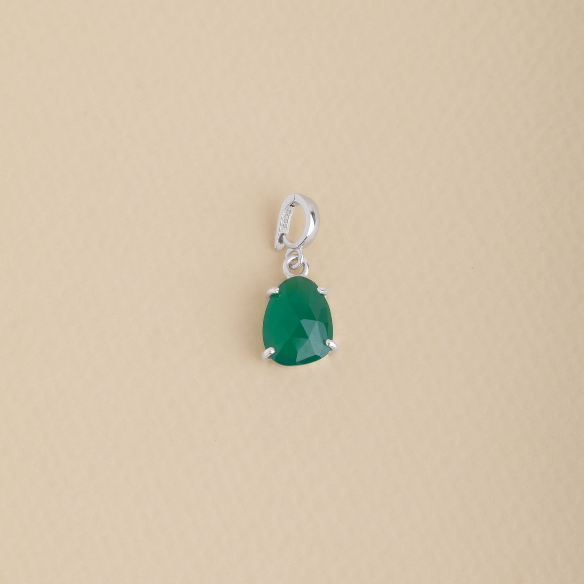 Dije ónix verde