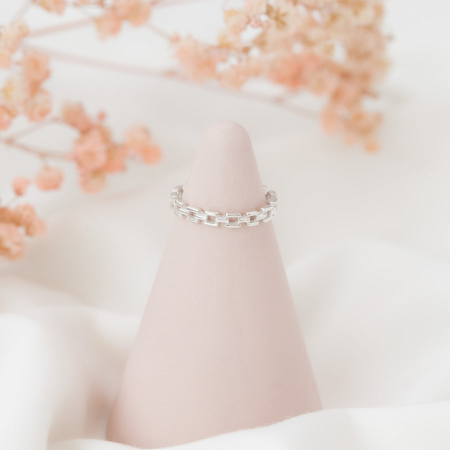 Anillo Cadena Entrelazada