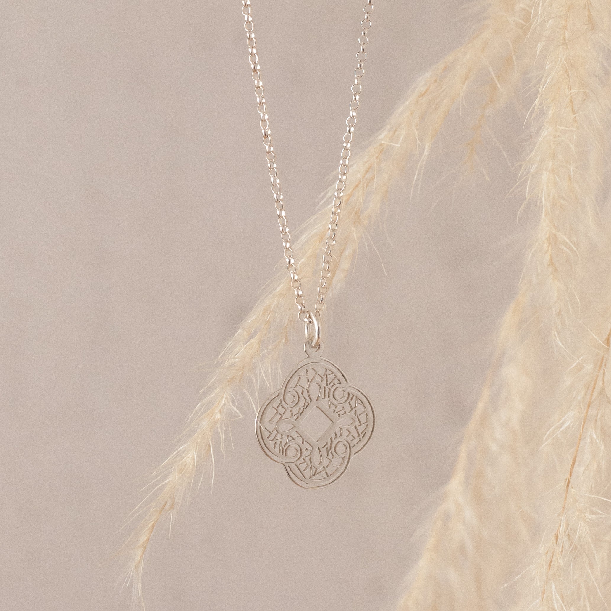 Collar Mandala rombo