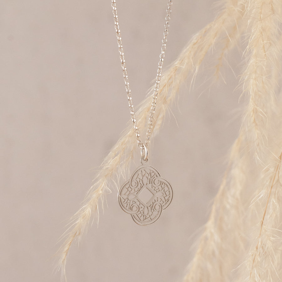 Collar Mandala rombo