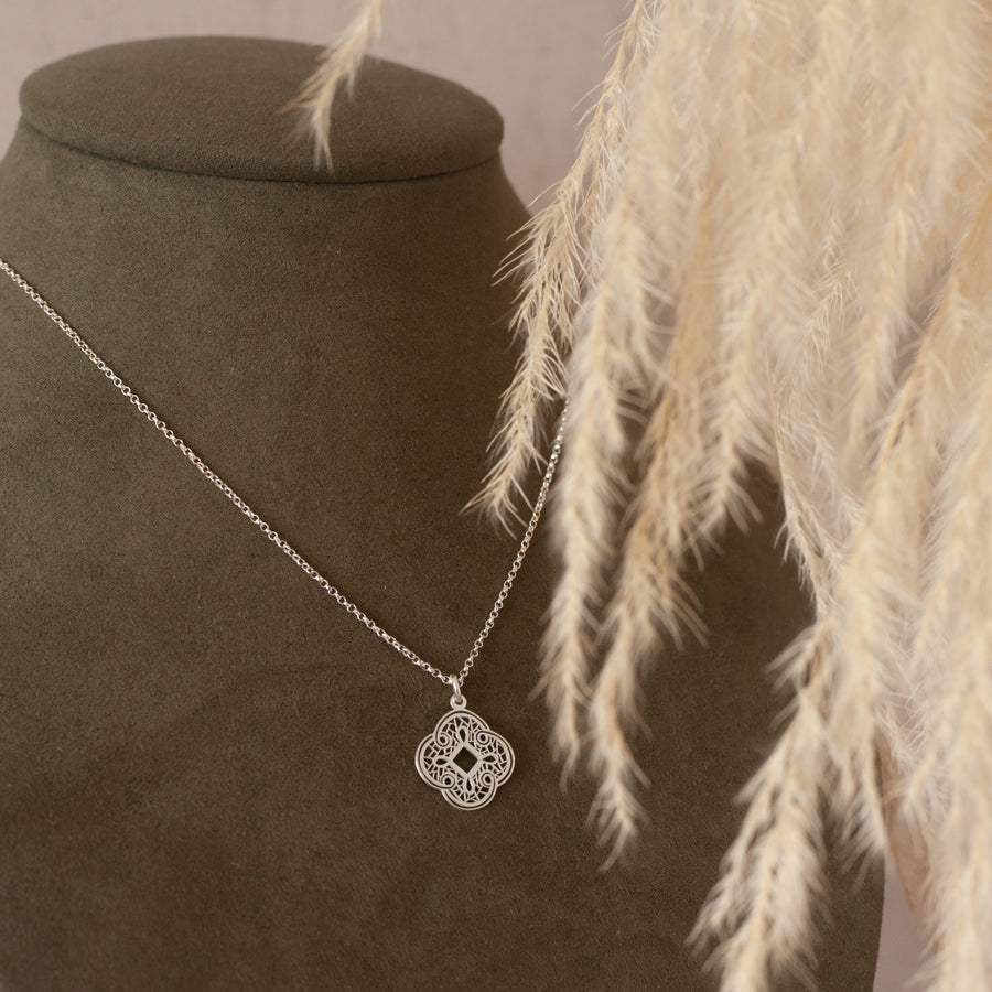 Collar Mandala rombo