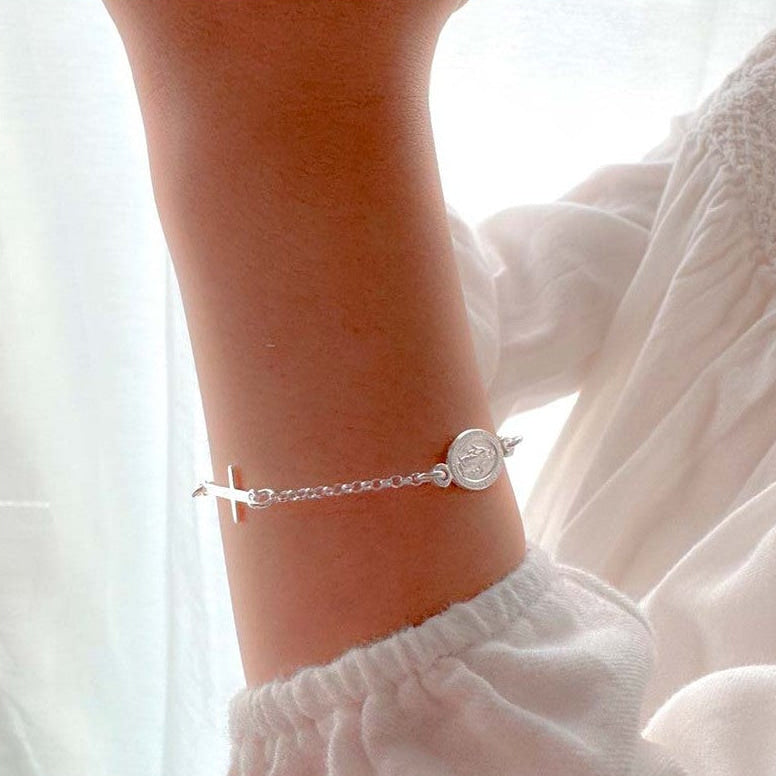 Pulsera con Medalla y Cruz niña