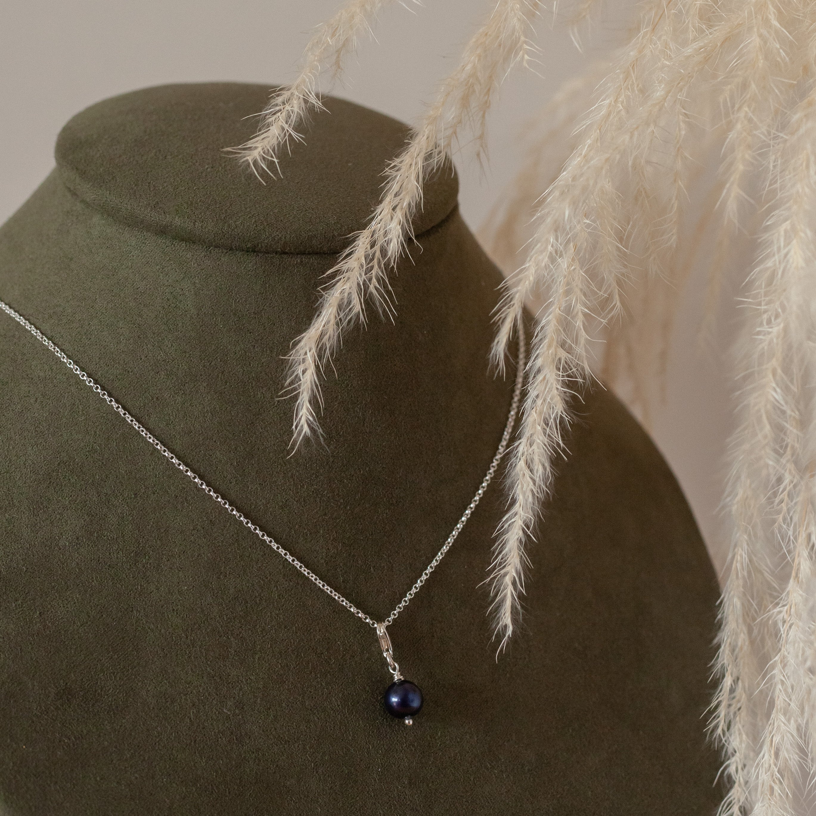 Dije Perla Azul silver