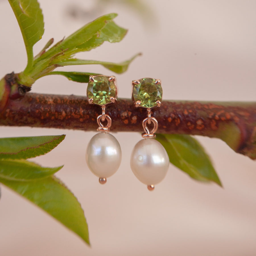 Aretes Giordana Peridoto y Perla rose gold