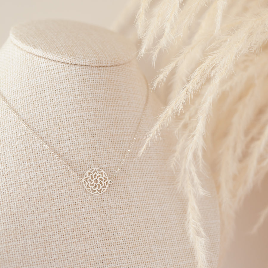 Collar Mandala silver