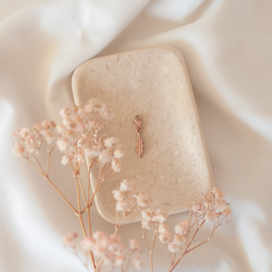 Dije Pluma rose gold