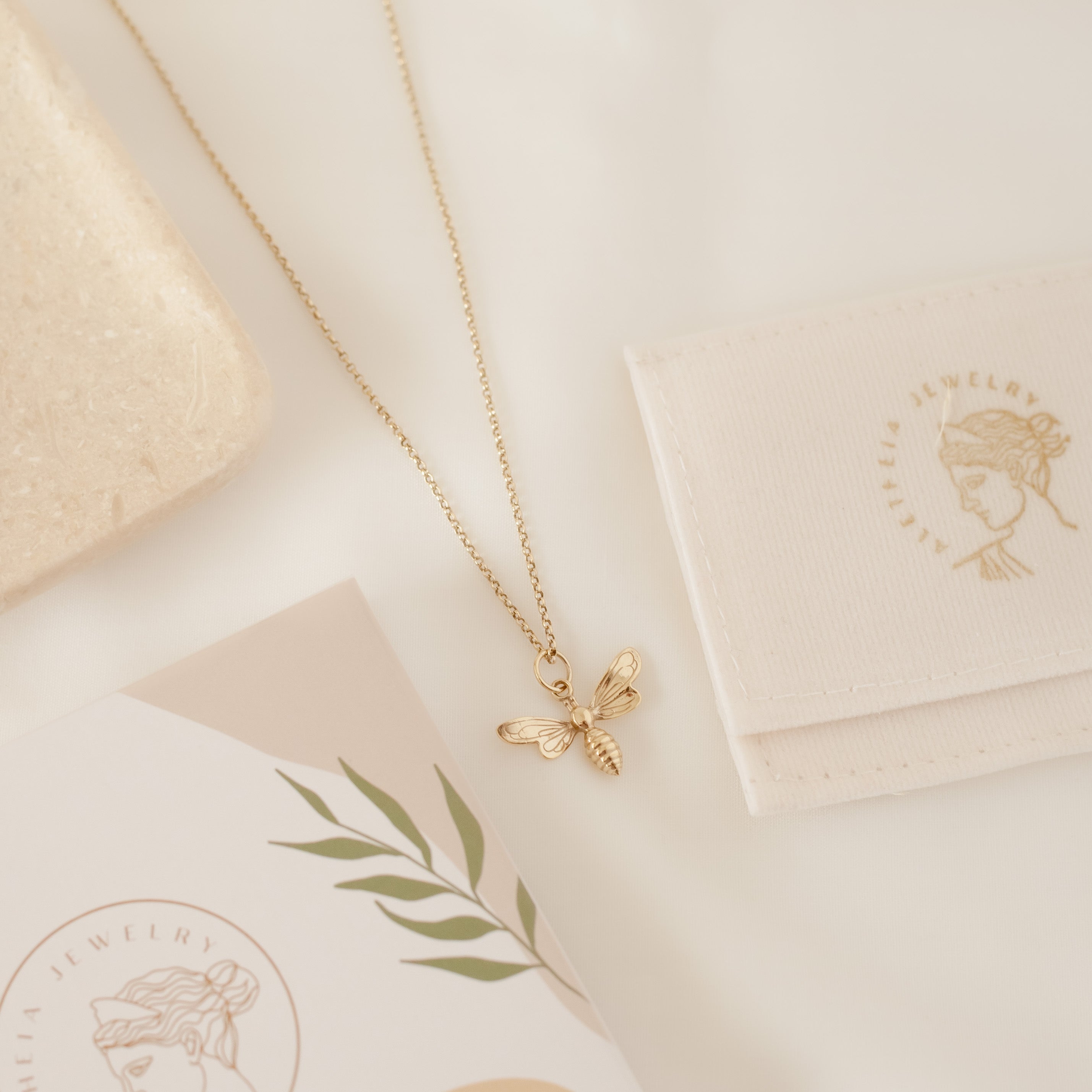 Collar Abeja gold