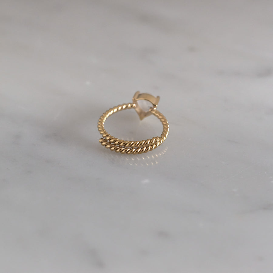 Anillo Letizia Piedra Luna gold