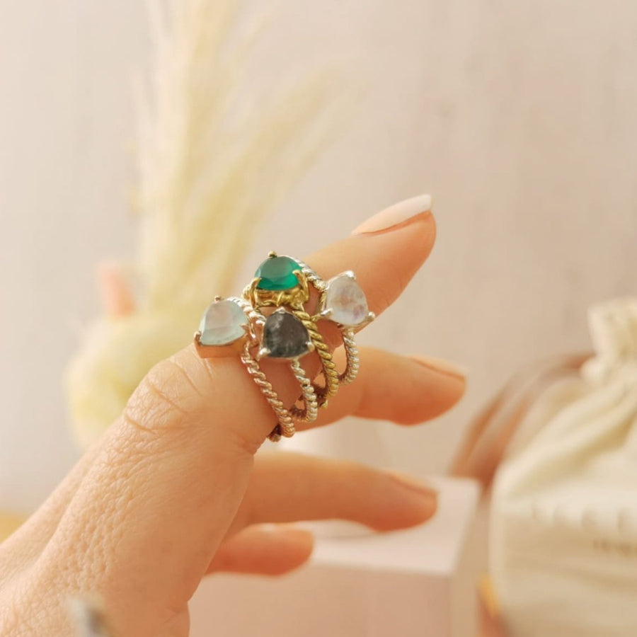 Anillo Letizia Piedra Luna gold