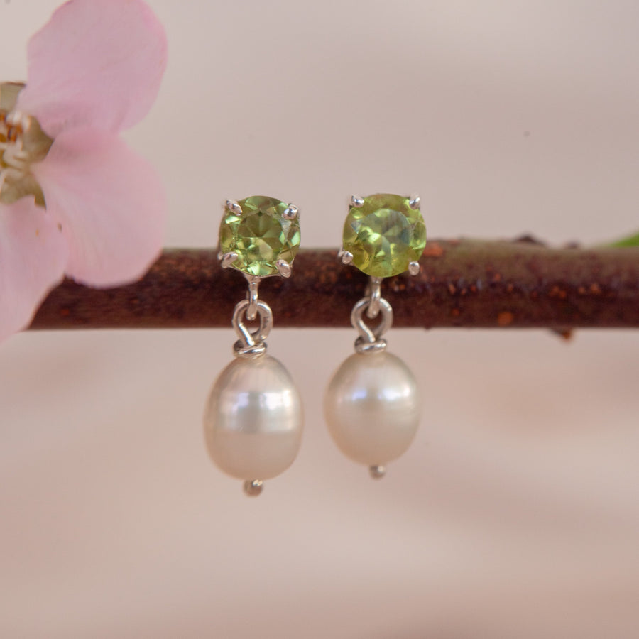 Aretes Giordana Peridoto y Perla silver