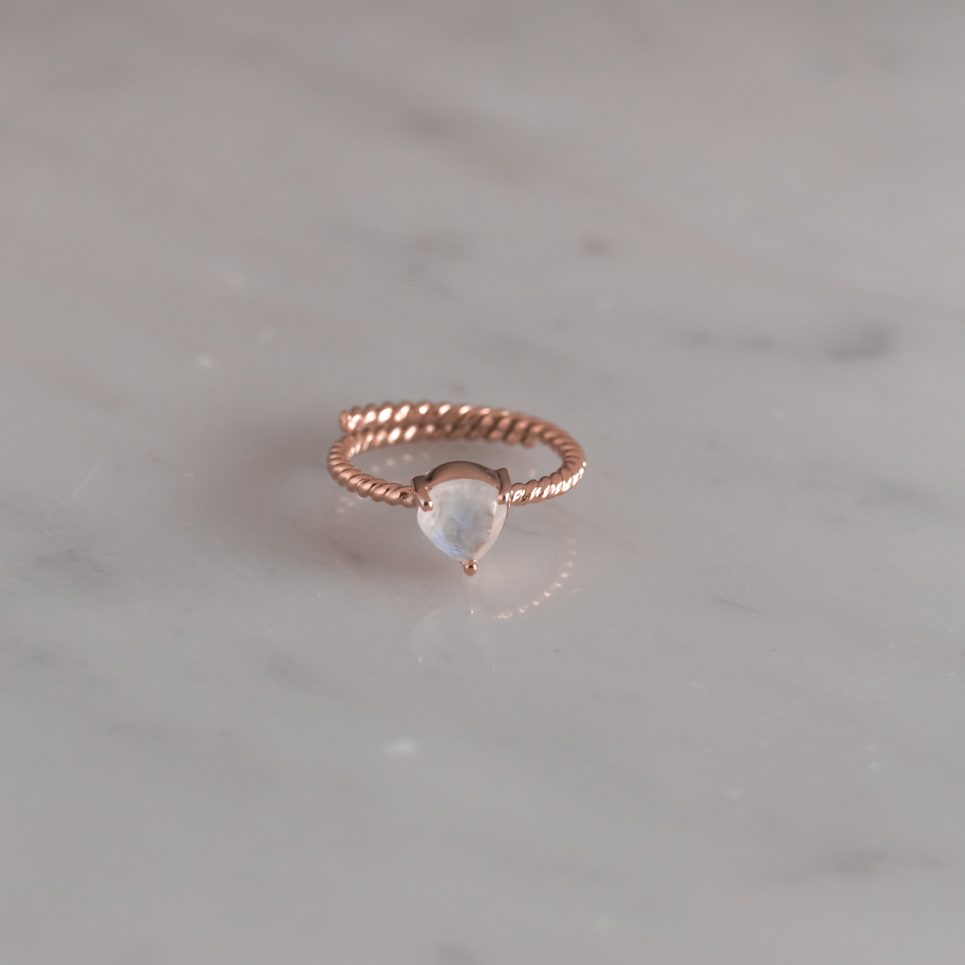 Anillo Letizia Piedra Luna rose gold