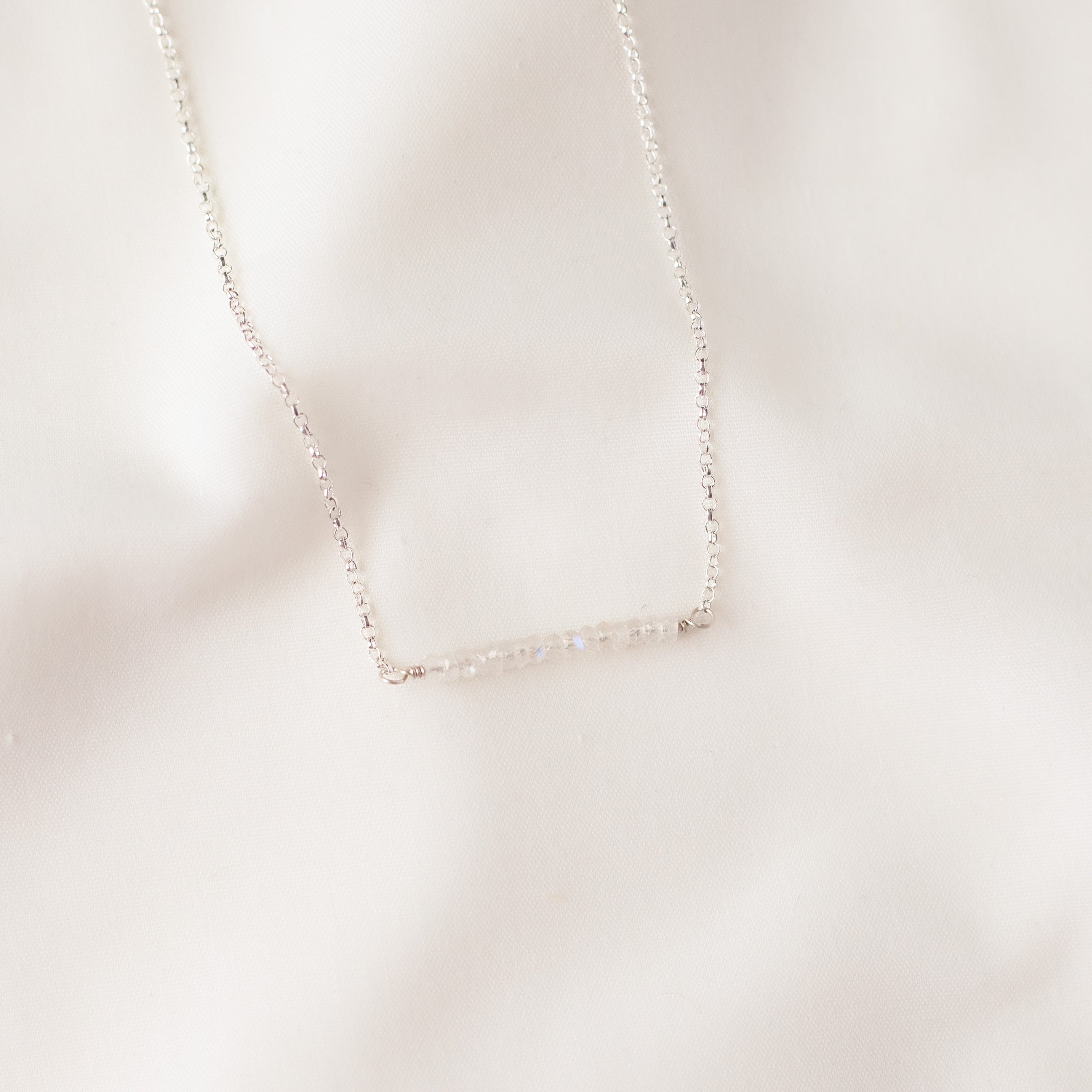 Collar Tania piedra luna silver