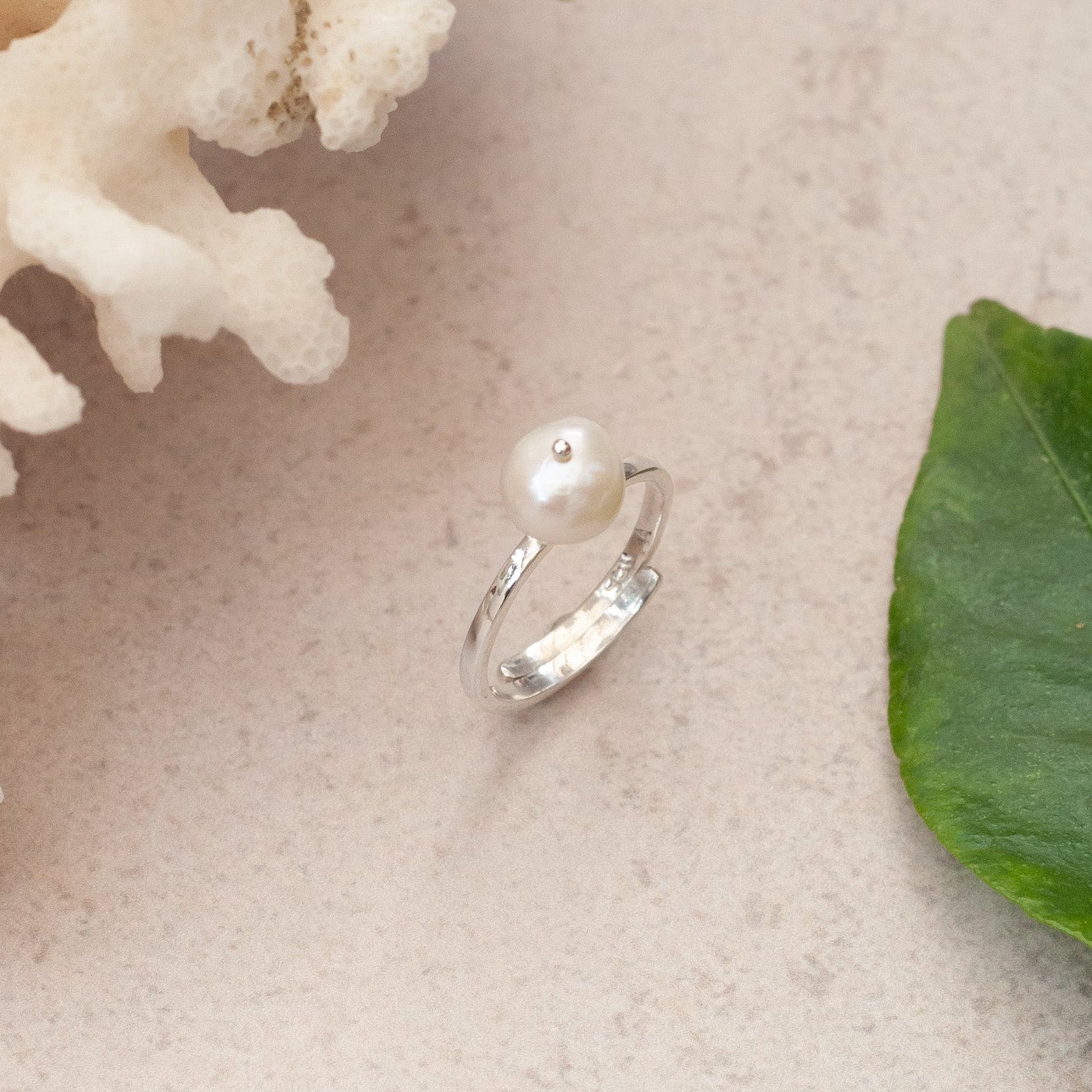 Anillo Amaia regulable con Perlas