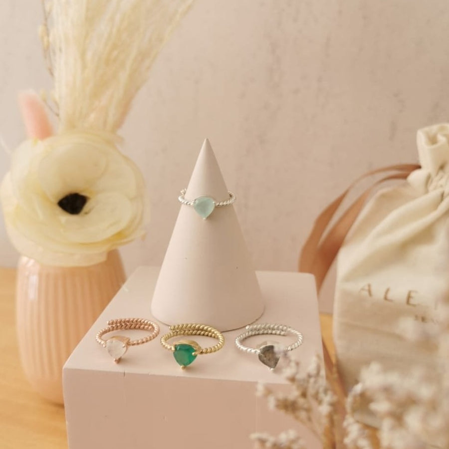 Anillo Letizia Piedra Luna gold